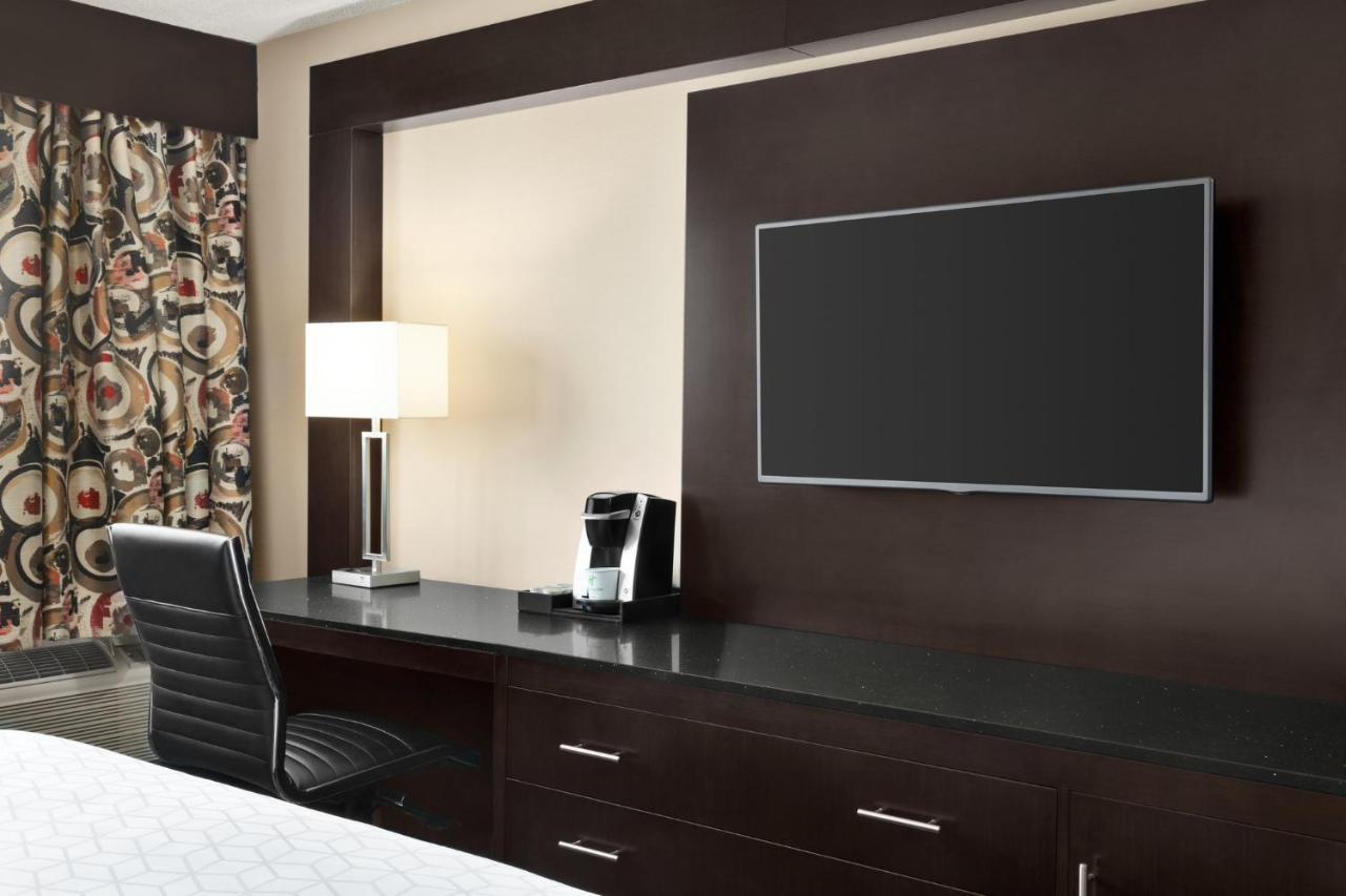 East - Hurstbourne By Ihg 3*