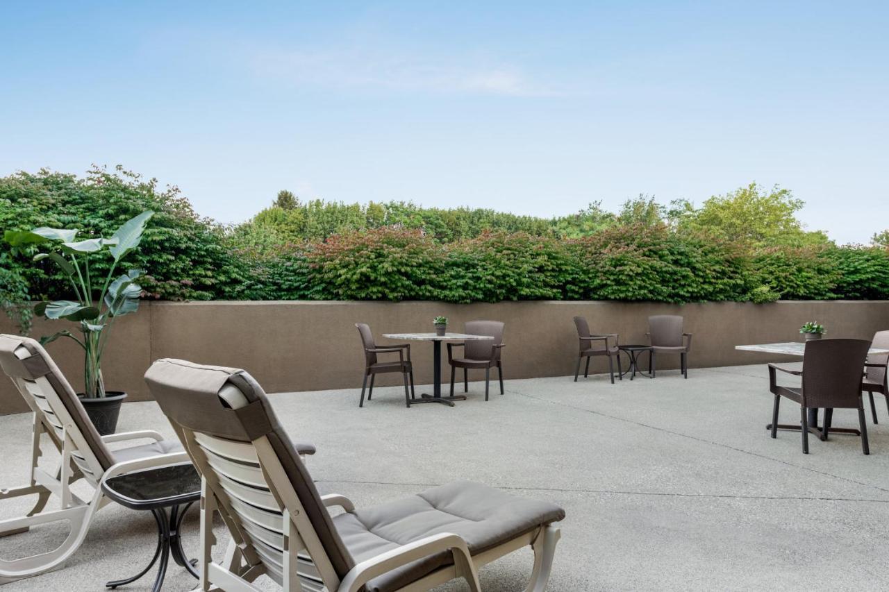 Hotel East - Hurstbourne By Ihg 3*