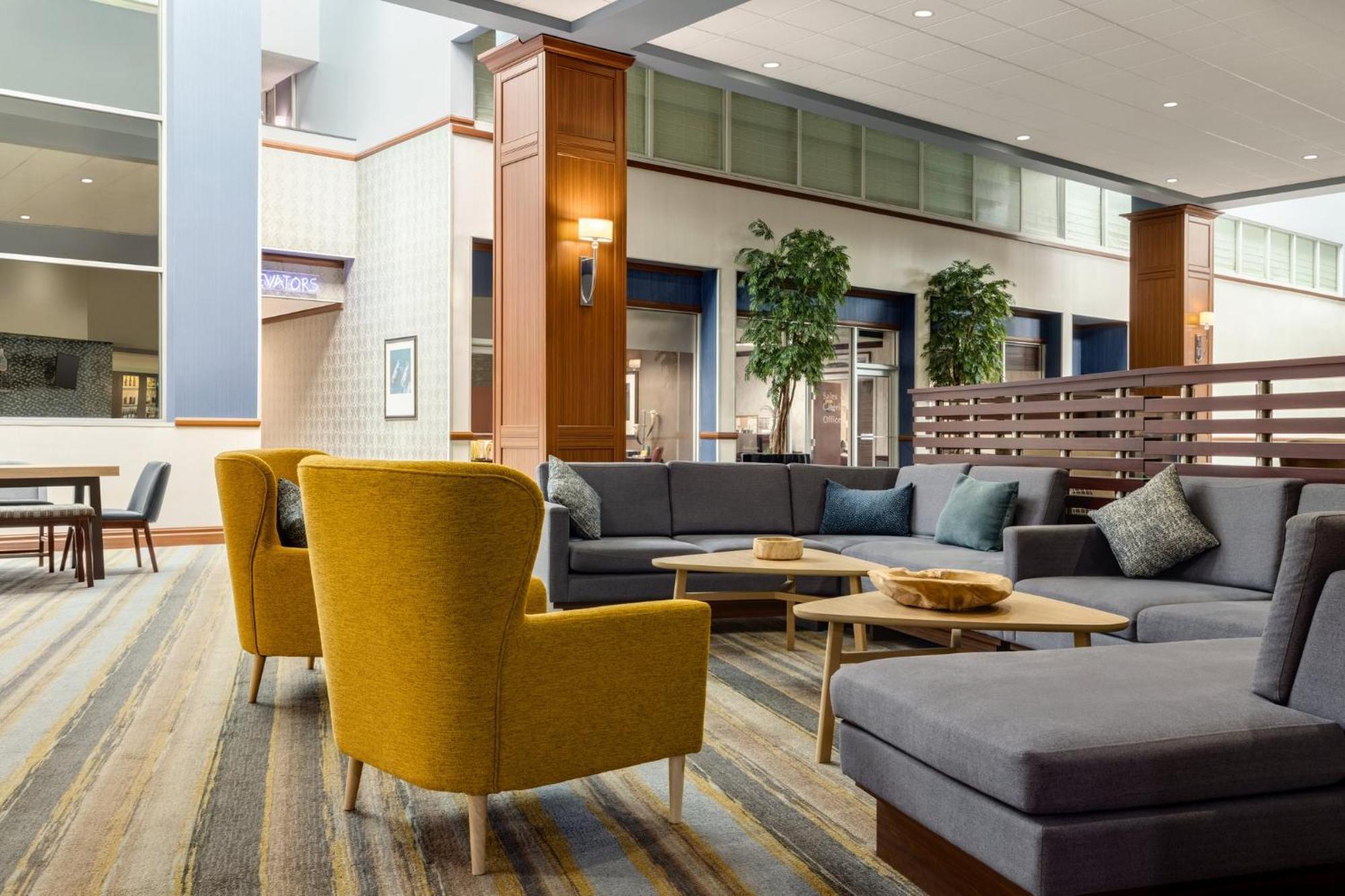 Hotel East - Hurstbourne By Ihg 3*